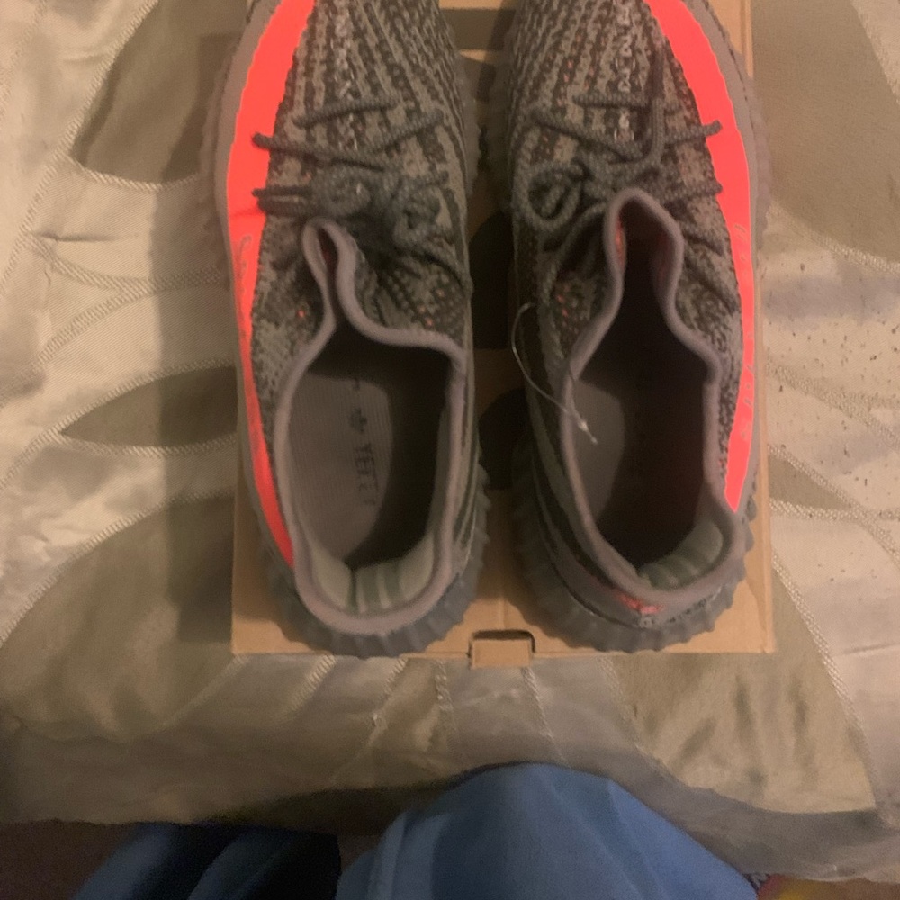 Yeezy belugas Size 12